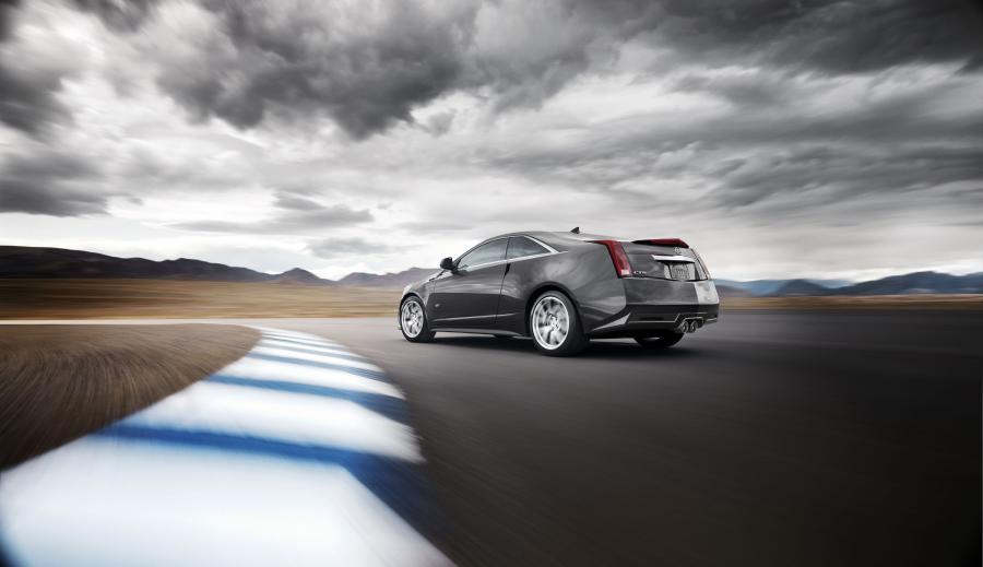  Cadillac CTS-V Coupe 2010 года  (фото 293 из 315)